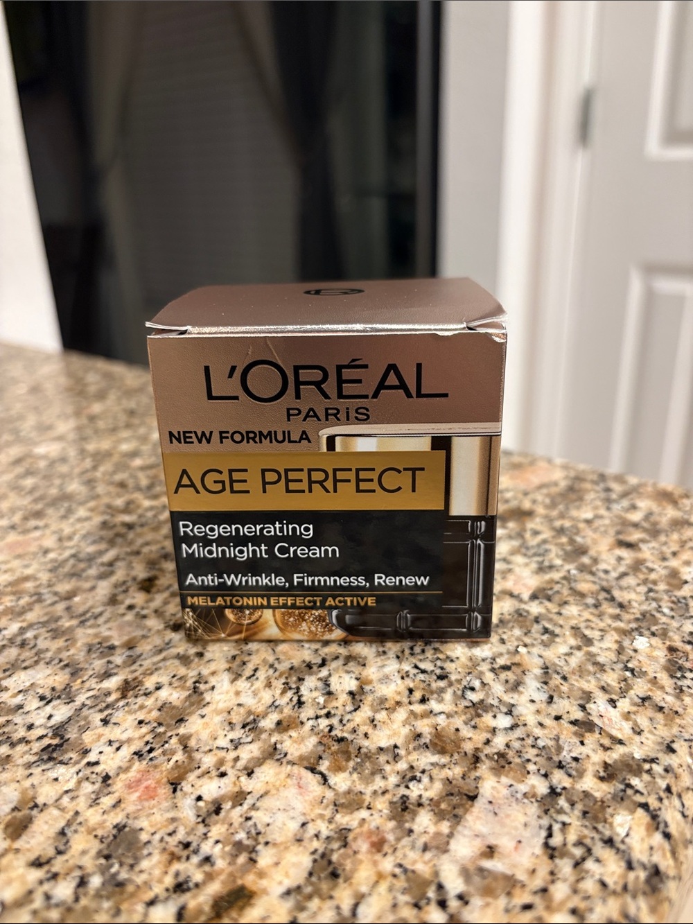 L'Oréal Paris Age Perfect Regenerating Midnight Cream - Gold/Black